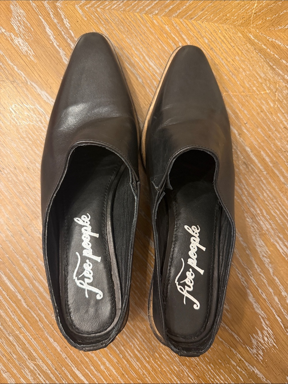 Free People Black mules with pointed Toe - Leather Slip-Ons